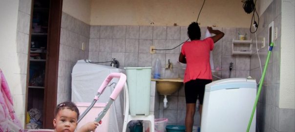 Pandemia do novo coronavírus afeta, em particular, as trabalhadoras informais e domésticas, porque as quarentenas reduzem consideravelmente a demanda por esses serviços. Foto: ONU Mulheres.