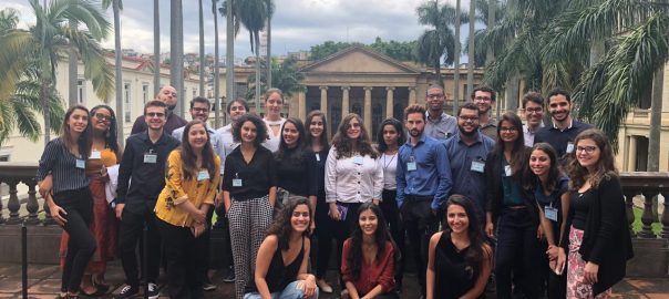 O "Open Day" reuniu 20 alunos de cinco universidades do Rio de Janeiro, que conheceram a rotina do UNIC Rio. Foto: UNIC Rio